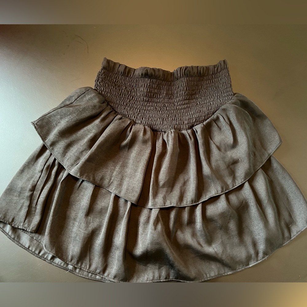 Black flowy skirt s